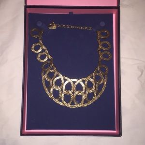 Oscar de la Renta necklace